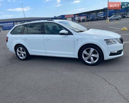 Белый Шкода Октавия, объемом двигателя 2 л и пробегом 220 тыс. км за 16200 $, фото 17 на Automoto.ua
