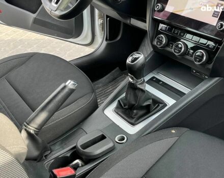 Белый Шкода Октавия, объемом двигателя 1.6 л и пробегом 260 тыс. км за 12490 $, фото 24 на Automoto.ua