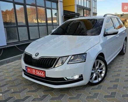 Белый Шкода Октавия, объемом двигателя 1.6 л и пробегом 245 тыс. км за 12499 $, фото 4 на Automoto.ua
