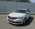 Белый Шкода Октавия, объемом двигателя 1.6 л и пробегом 258 тыс. км за 12900 $, фото 1 на Automoto.ua