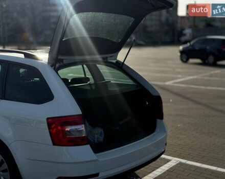 Білий Шкода Октавія, об'ємом двигуна 1.6 л та пробігом 236 тис. км за 12100 $, фото 6 на Automoto.ua
