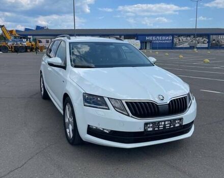 Белый Шкода Октавия, объемом двигателя 2 л и пробегом 220 тыс. км за 16200 $, фото 6 на Automoto.ua
