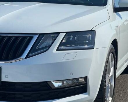 Белый Шкода Октавия, объемом двигателя 2 л и пробегом 220 тыс. км за 16200 $, фото 119 на Automoto.ua
