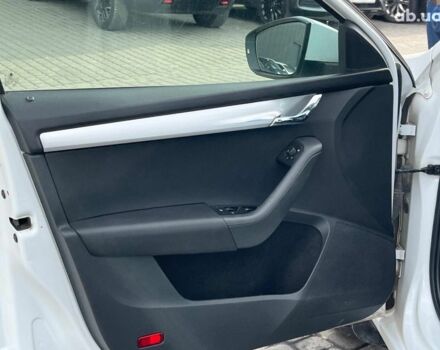 Белый Шкода Октавия, объемом двигателя 1.6 л и пробегом 260 тыс. км за 12490 $, фото 12 на Automoto.ua