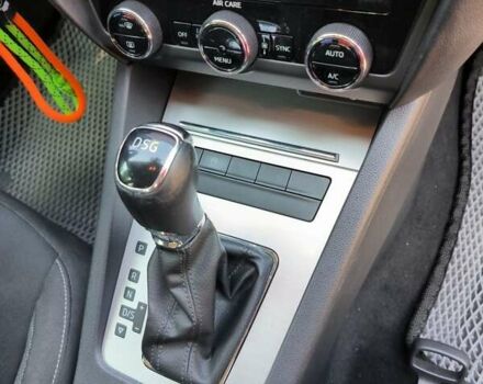 Белый Шкода Октавия, объемом двигателя 1.6 л и пробегом 242 тыс. км за 15000 $, фото 7 на Automoto.ua