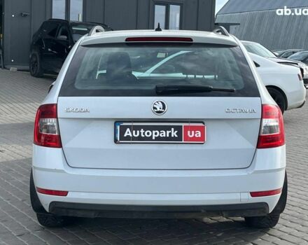 Белый Шкода Октавия, объемом двигателя 1.6 л и пробегом 260 тыс. км за 12490 $, фото 7 на Automoto.ua