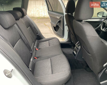 Белый Шкода Октавия, объемом двигателя 2 л и пробегом 176 тыс. км за 15350 $, фото 31 на Automoto.ua