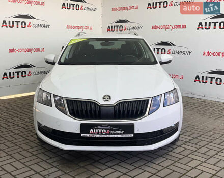 Белый Шкода Октавия, объемом двигателя 1.6 л и пробегом 209 тыс. км за 15950 $, фото 1 на Automoto.ua