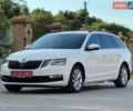Белый Шкода Октавия, объемом двигателя 2 л и пробегом 213 тыс. км за 15950 $, фото 1 на Automoto.ua