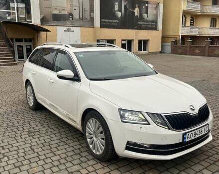 Белый Шкода Октавия, объемом двигателя 1.6 л и пробегом 257 тыс. км за 12970 $, фото 1 на Automoto.ua