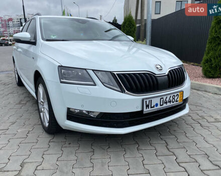 Белый Шкода Октавия, объемом двигателя 2 л и пробегом 176 тыс. км за 15350 $, фото 3 на Automoto.ua