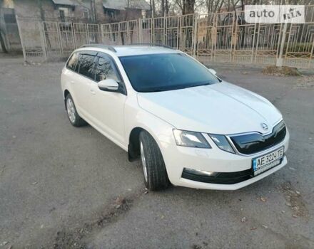 Белый Шкода Октавия, объемом двигателя 1.6 л и пробегом 211 тыс. км за 12900 $, фото 17 на Automoto.ua