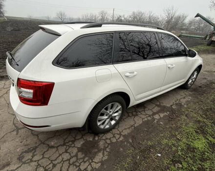 Белый Шкода Октавия, объемом двигателя 1.97 л и пробегом 235 тыс. км за 14500 $, фото 3 на Automoto.ua