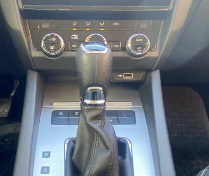 Білий Шкода Октавія, об'ємом двигуна 1.97 л та пробігом 210 тис. км за 14500 $, фото 16 на Automoto.ua