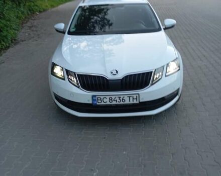 Білий Шкода Октавія, об'ємом двигуна 1.6 л та пробігом 223 тис. км за 15950 $, фото 1 на Automoto.ua