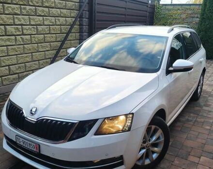 Белый Шкода Октавия, объемом двигателя 2 л и пробегом 271 тыс. км за 14399 $, фото 4 на Automoto.ua
