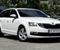 Белый Шкода Октавия, объемом двигателя 16 л и пробегом 127 тыс. км за 15000 $, фото 1 на Automoto.ua