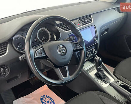 Белый Шкода Октавия, объемом двигателя 1.6 л и пробегом 209 тыс. км за 15950 $, фото 5 на Automoto.ua