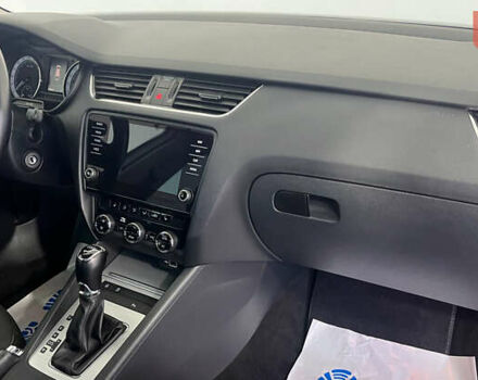 Белый Шкода Октавия, объемом двигателя 1.6 л и пробегом 209 тыс. км за 15950 $, фото 15 на Automoto.ua