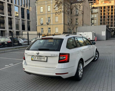 Білий Шкода Октавія, об'ємом двигуна 1.8 л та пробігом 130 тис. км за 16150 $, фото 1 на Automoto.ua