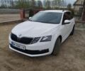 Білий Шкода Октавія, об'ємом двигуна 1.6 л та пробігом 350 тис. км за 12000 $, фото 1 на Automoto.ua