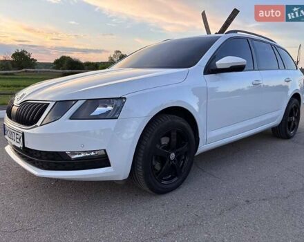 Шкода Октавия 2018 в Киеве на Automoto.ua Белый Шкода Октавия, объемом двигателя 1.6 л и пробегом 206 тыс. км за 14600 $, фото 1 на Automoto.ua