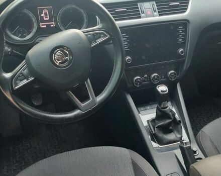 Білий Шкода Октавія, об'ємом двигуна 1.6 л та пробігом 178 тис. км за 14700 $, фото 4 на Automoto.ua