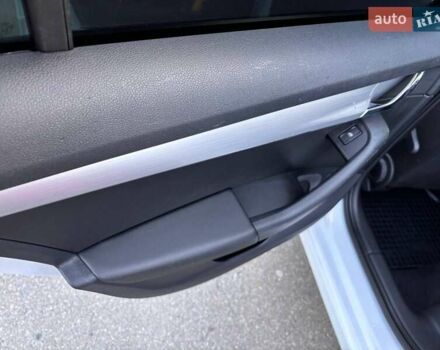 Шкода Октавия 2018 в Киеве на Automoto.ua Белый Шкода Октавия, объемом двигателя 1.6 л и пробегом 206 тыс. км за 14600 $, фото 46 на Automoto.ua