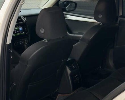 Білий Шкода Октавія, об'ємом двигуна 1.97 л та пробігом 225 тис. км за 15499 $, фото 16 на Automoto.ua