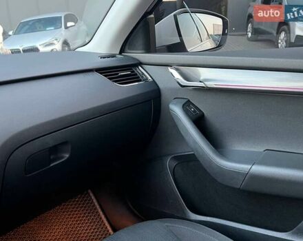 Білий Шкода Октавія, об'ємом двигуна 1.6 л та пробігом 302 тис. км за 14290 $, фото 32 на Automoto.ua