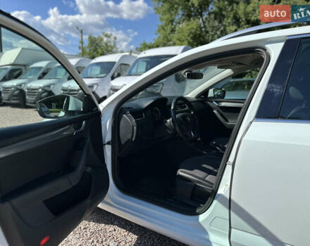 Белый Шкода Октавия, объемом двигателя 1.6 л и пробегом 176 тыс. км за 13700 $, фото 16 на Automoto.ua