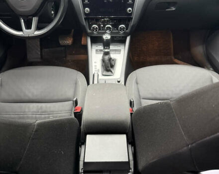 Белый Шкода Октавия, объемом двигателя 1.97 л и пробегом 235 тыс. км за 14500 $, фото 5 на Automoto.ua