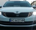 Белый Шкода Октавия, объемом двигателя 2 л и пробегом 245 тыс. км за 14200 $, фото 2 на Automoto.ua