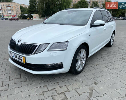 Белый Шкода Октавия, объемом двигателя 2 л и пробегом 176 тыс. км за 15350 $, фото 1 на Automoto.ua