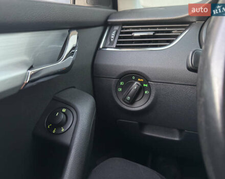 Белый Шкода Октавия, объемом двигателя 1.97 л и пробегом 236 тыс. км за 15700 $, фото 21 на Automoto.ua