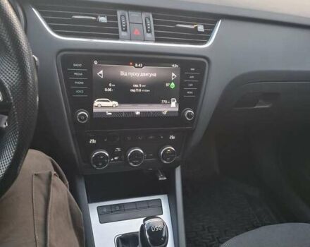 Белый Шкода Октавия, объемом двигателя 1.6 л и пробегом 240 тыс. км за 14100 $, фото 12 на Automoto.ua