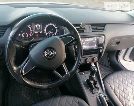 Белый Шкода Октавия, объемом двигателя 1.6 л и пробегом 211 тыс. км за 12900 $, фото 16 на Automoto.ua