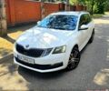 Белый Шкода Октавия, объемом двигателя 2 л и пробегом 240 тыс. км за 13700 $, фото 2 на Automoto.ua