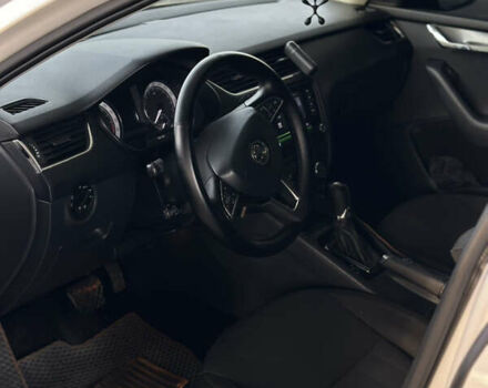 Білий Шкода Октавія, об'ємом двигуна 1.97 л та пробігом 225 тис. км за 15499 $, фото 15 на Automoto.ua