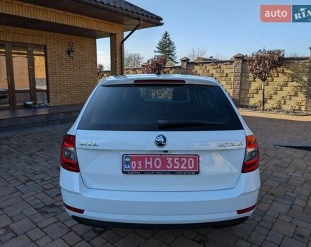 Білий Шкода Октавія, об'ємом двигуна 1.6 л та пробігом 210 тис. км за 14350 $, фото 11 на Automoto.ua