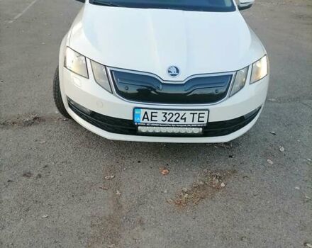 Белый Шкода Октавия, объемом двигателя 1.6 л и пробегом 211 тыс. км за 12900 $, фото 9 на Automoto.ua
