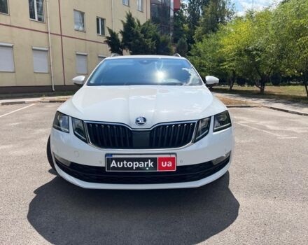 Белый Шкода Октавия, объемом двигателя 2 л и пробегом 209 тыс. км за 16990 $, фото 7 на Automoto.ua