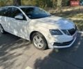 Белый Шкода Октавия, объемом двигателя 1.6 л и пробегом 170 тыс. км за 12900 $, фото 1 на Automoto.ua