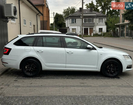 Белый Шкода Октавия, объемом двигателя 2 л и пробегом 252 тыс. км за 14999 $, фото 10 на Automoto.ua