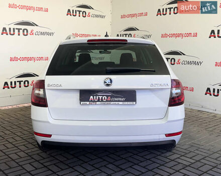Белый Шкода Октавия, объемом двигателя 1.6 л и пробегом 209 тыс. км за 15950 $, фото 3 на Automoto.ua