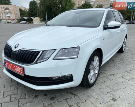 Белый Шкода Октавия, объемом двигателя 2 л и пробегом 176 тыс. км за 15350 $, фото 4 на Automoto.ua