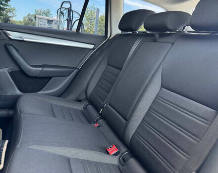 Белый Шкода Октавия, объемом двигателя 2 л и пробегом 229 тыс. км за 15500 $, фото 42 на Automoto.ua