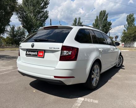 Белый Шкода Октавия, объемом двигателя 2 л и пробегом 209 тыс. км за 16990 $, фото 4 на Automoto.ua
