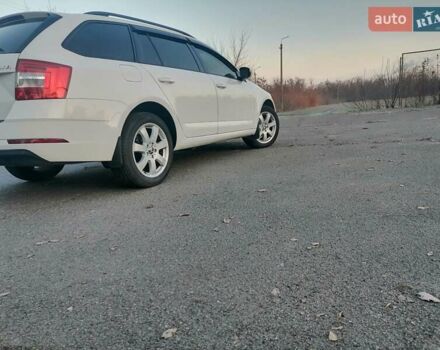 Белый Шкода Октавия, объемом двигателя 1.6 л и пробегом 211 тыс. км за 12900 $, фото 3 на Automoto.ua