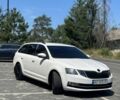 Білий Шкода Октавія, об'ємом двигуна 1.6 л та пробігом 300 тис. км за 12800 $, фото 1 на Automoto.ua